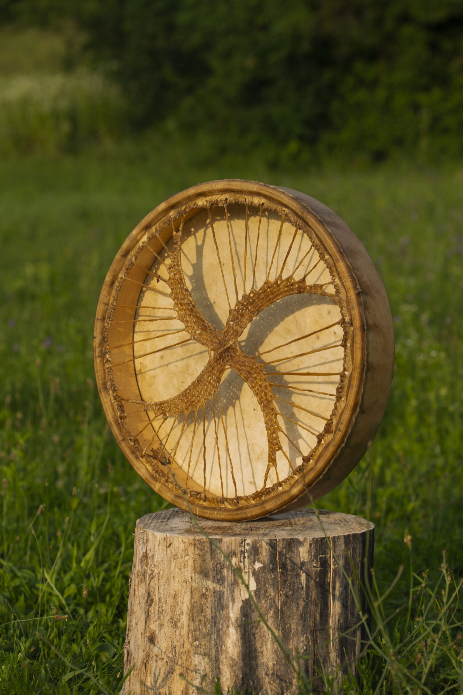 21" Shaman Drum - Deer Hide - Traditional Shamanic Instrument - Medicine Drum - Image 4